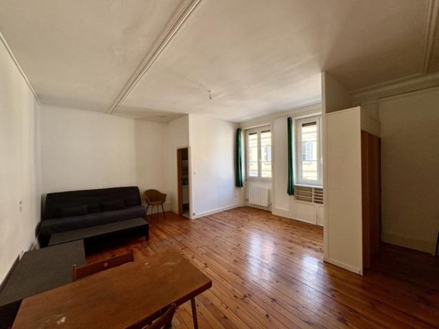 APPARTEMENT T1 A LOUER A ROANNE CENTRE VILLE