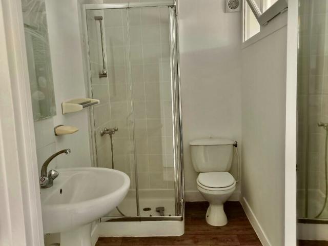 Appartement T1 à louer à Versailles Montreuil, 3ème étage, bon état, Versailles
