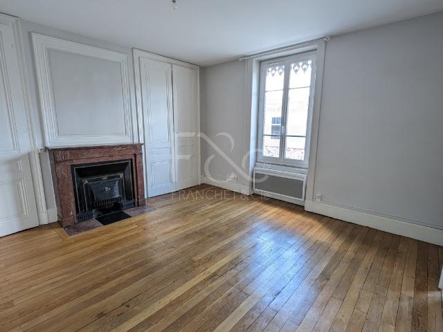 APPARTEMENT T1 A LOUER LYON 7EME ARRONDISSEMENT 50.99 m2 775 € charges comprises par mois