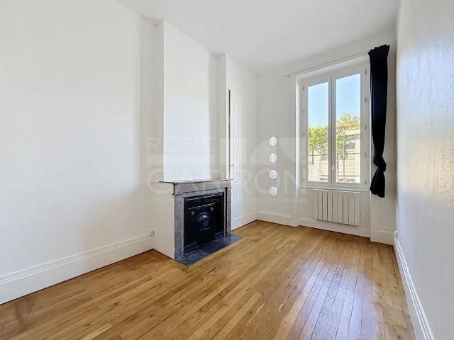 APPARTEMENT T1 A LOUER LYON 9EME ARRONDISSEMENT VALMY 39.9 m 2 631 €