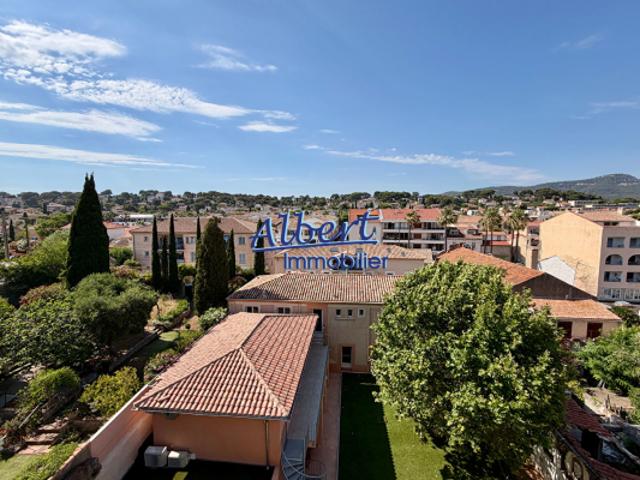 Appartement T1 à vendre à Sanary sur Mer Dernier étage, bon état