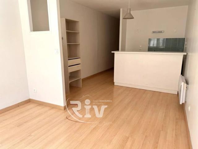 Appartement T1 avec balcon 1er étage BEAUREPAIRE