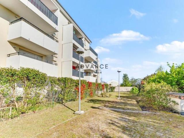 Appartement T1 avec Parking Proche Place de l'Ormeau