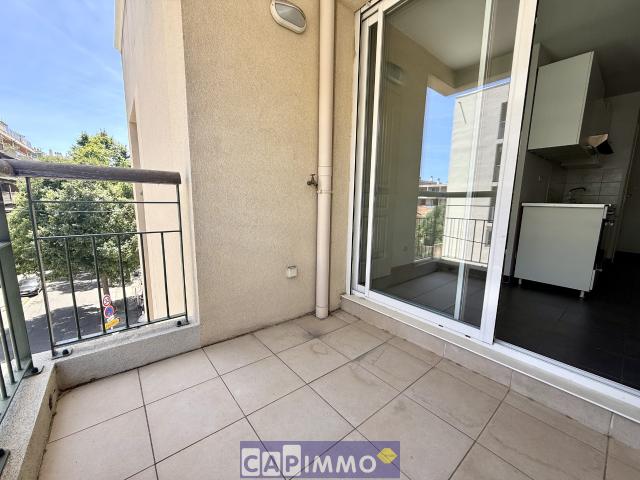 Appartement T1 avec terrasse et garage à Toulon