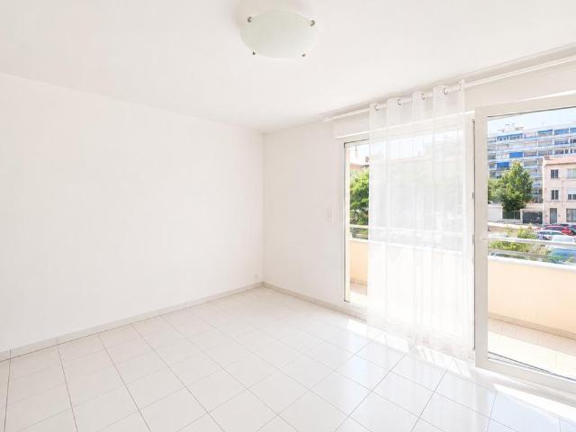 APPARTEMENT T1 BALCON