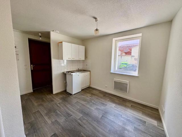 APPARTEMENT T1 BIS A LOUER A ROANNE HYPER CENTRE