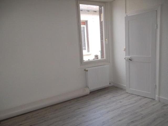 APPARTEMENT T1 BIS A LOUER A ROANNE IUT