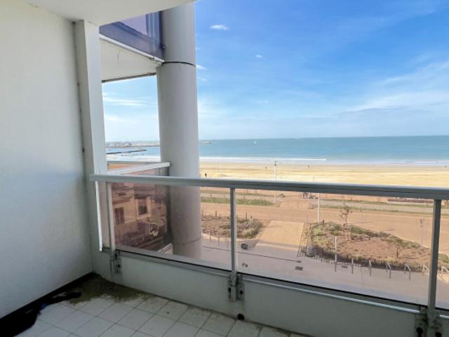 Appartement T1 cabine 32 m2 face mer balcon et garage