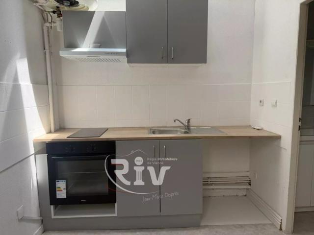 Appartement T1 de charme avec poutres apparentes Vienne Centre ville