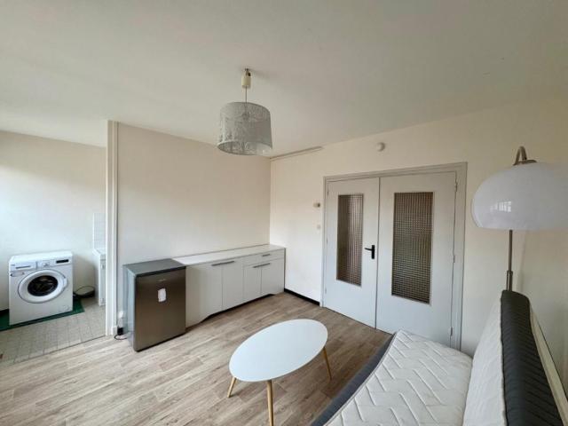 APPARTEMENT T1 [PRET DE MEUBLES] A LOUER A ROANNE CENTRE VILLE