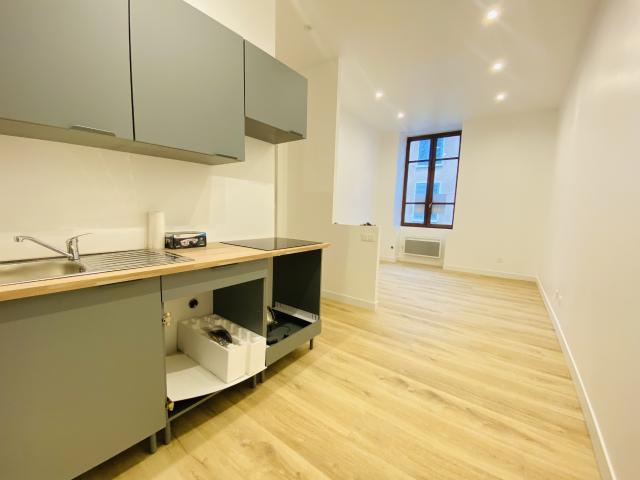 Appartement T1 rénové au 1er étage