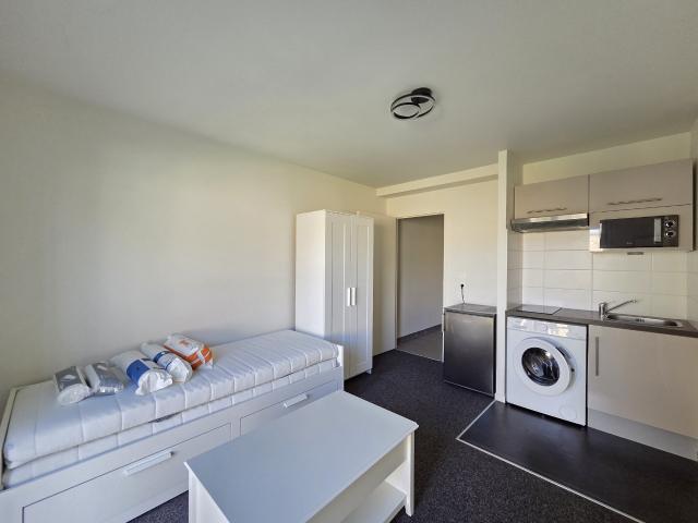 Appartement T1 studio meublé avec parking TROYES secteur ESC