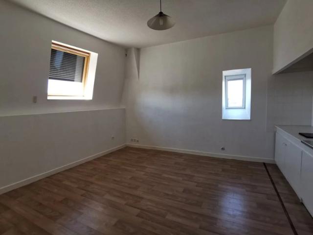 Appartement T1bis à louer sur Carbonne
