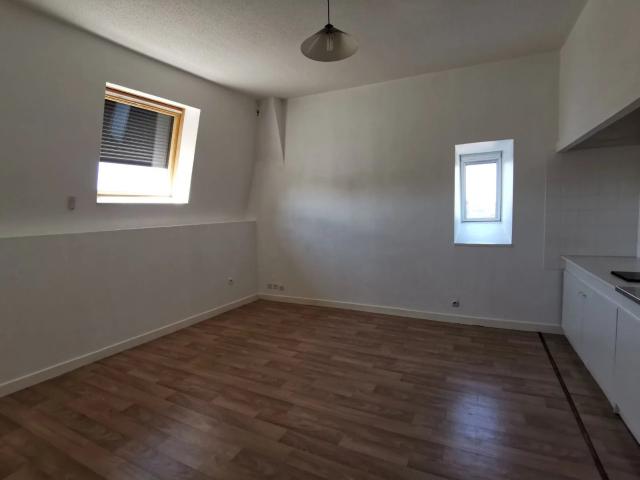Appartement T1bis à louer sur Carbonne