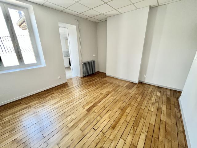 Appartement T2 41 M2 Entièrement rénové Cuisine aménagée et équipée neuve