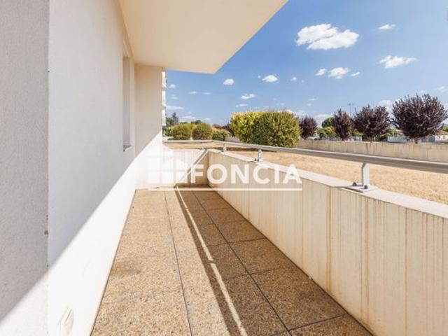 Appartement t2 41 m² avec terrasse et parking privatif dans residence recente