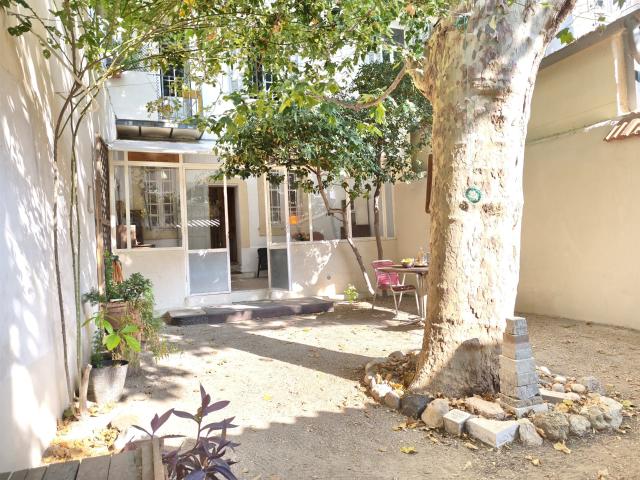 Appartement T2, 45 m2, avec jardin et dépendance, au coeur. 45m² Marseille 1er