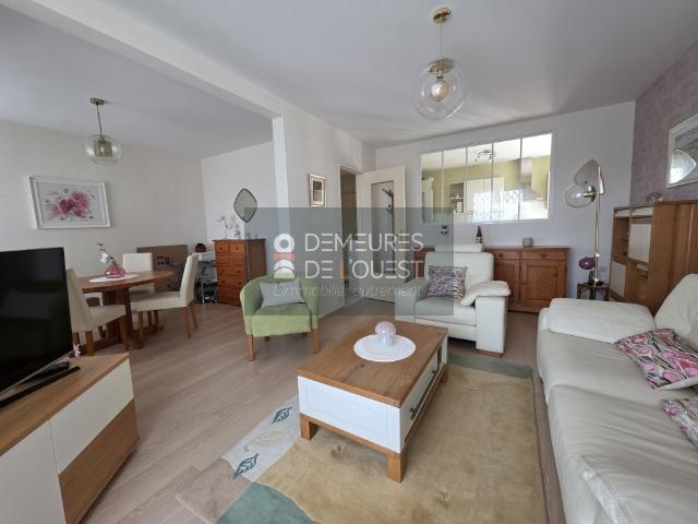 Appartement T2 63,50 m2 1 chambre grand balcon cave un parking abrité