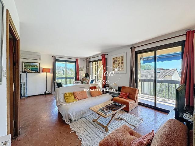 Appartement T2 60 m² à 300m de la plage Cavalière Le Lavando. 60m² Le Lavandou