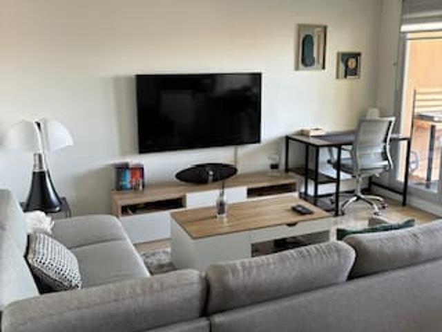 CRAPONNE T2 meublé 45m2 avec balcon, box et climatisation