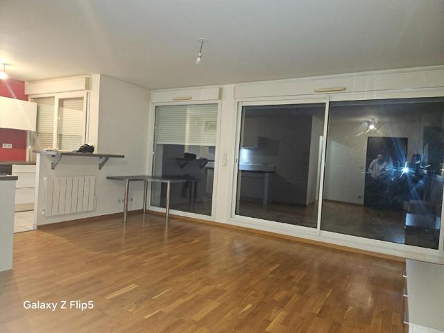 Appartement T2 + Terrasse et parking