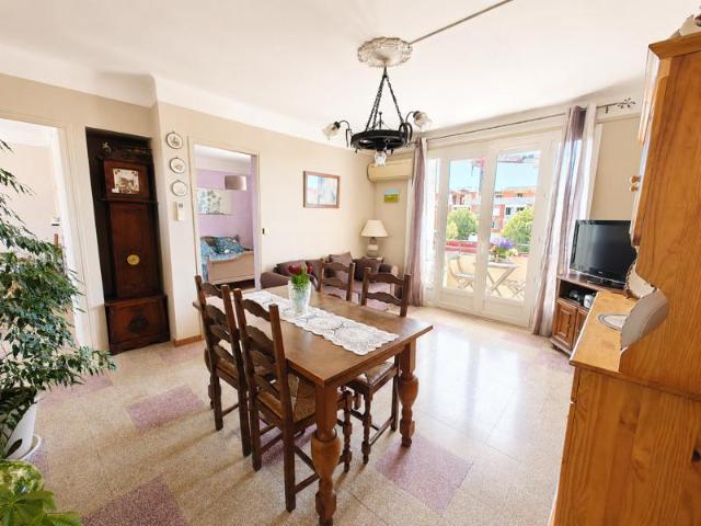 Appartement T3 traversant avec balcon