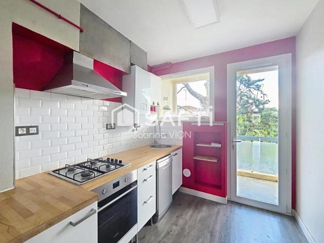 Appartement t2 traversant avec balcons