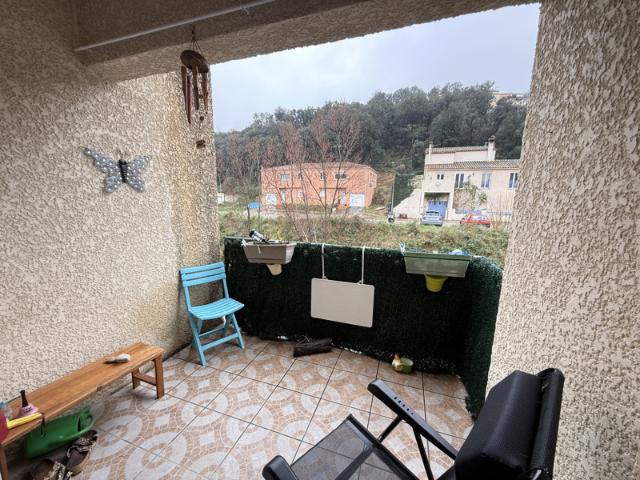Appartement T2 traversant avec terrasse vendu loué