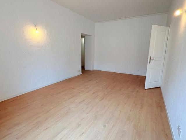 Appartement T2 à louer au 4ème étage à Bastia Centre ville Cardo