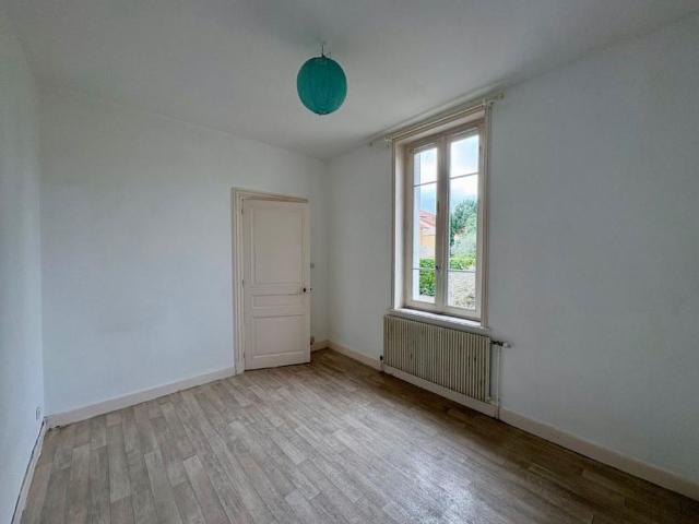 APPARTEMENT T2 A LOUER A LE COTEAU GARE
