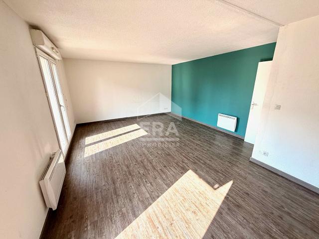 Appartement T2 à louer à Montereau Fault Yonne Rez de chaussée, Bon état