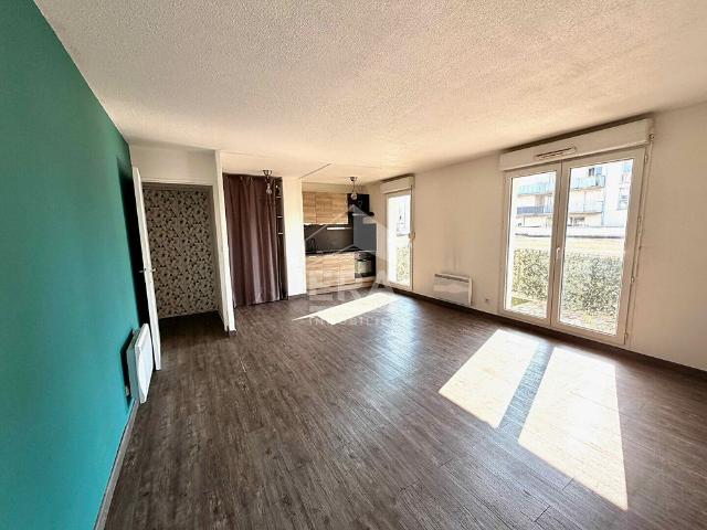 Appartement T2 à louer à Montereau Fault Yonne Rez de chaussée, Bon état