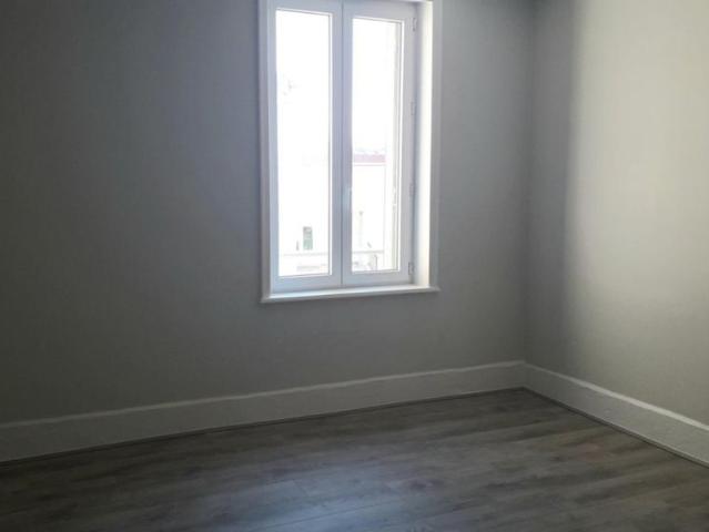 APPARTEMENT T2 A LOUER A MABLY BOURG