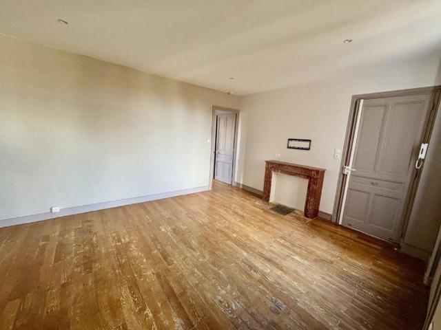 APPARTEMENT T2 A LOUER A ROANNE ALBERT THOMAS