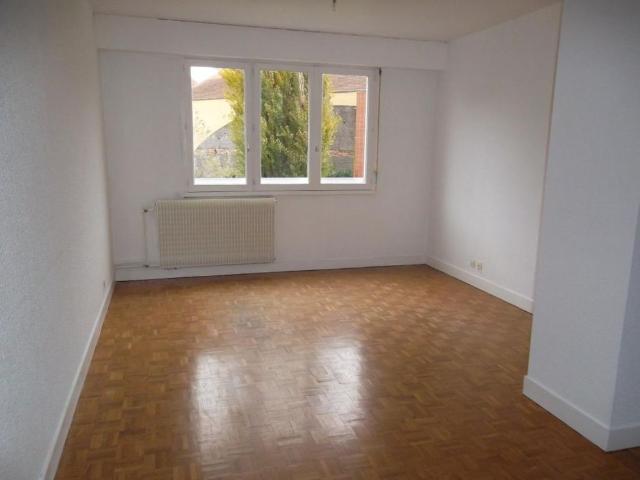 APPARTEMENT T2 A LOUER A ROANNE CENTRE VILLE