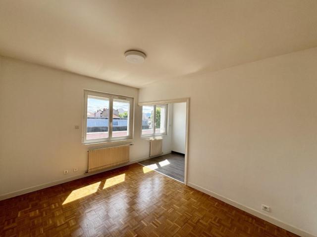 APPARTEMENT T2 A LOUER A ROANNE GARE