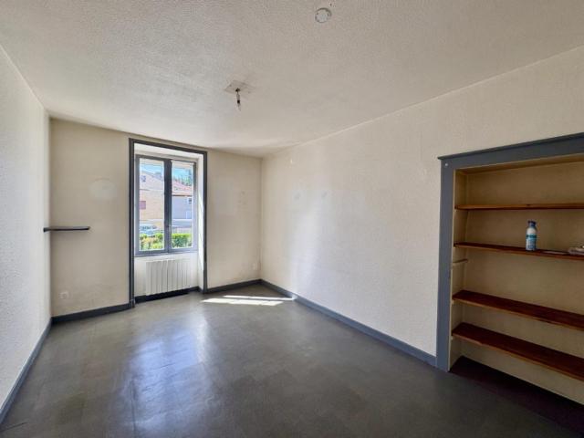 APPARTEMENT T2 A LOUER A RENAISON