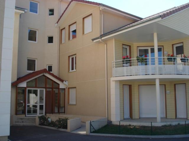 APPARTEMENT T2 A LOUER A RIORGES CANAUX