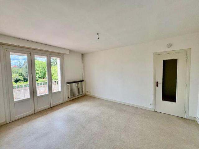 APPARTEMENT T2 A LOUER A RIORGES MAIRIE