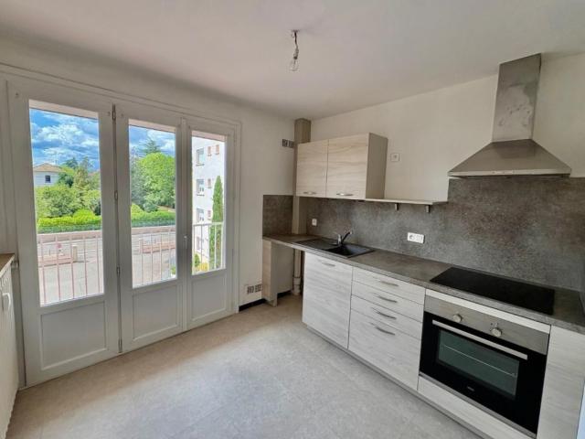 APPARTEMENT T2 A LOUER A RIORGES MAIRIE