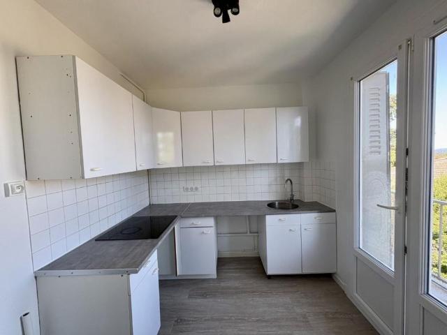 APPARTEMENT T2 A LOUER A RIORGES MARECHAL FOCH