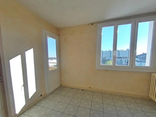 APPARTEMENT T2 A LOUER CALUIRE ET CUIRE Magnolles Aristide Briand 40.16 m2 680 € charges comprises par mois: Immobilier CALUIRE ET CUIRE | Agence immobilière à Lyon Galyo