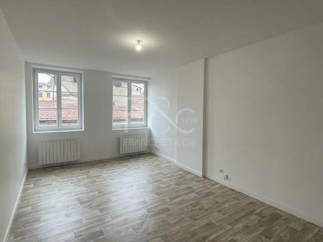 APPARTEMENT T2 A LOUER LYON 5EME ARRONDISSEMENT 40.31 m2 840 € charges comprises par mois