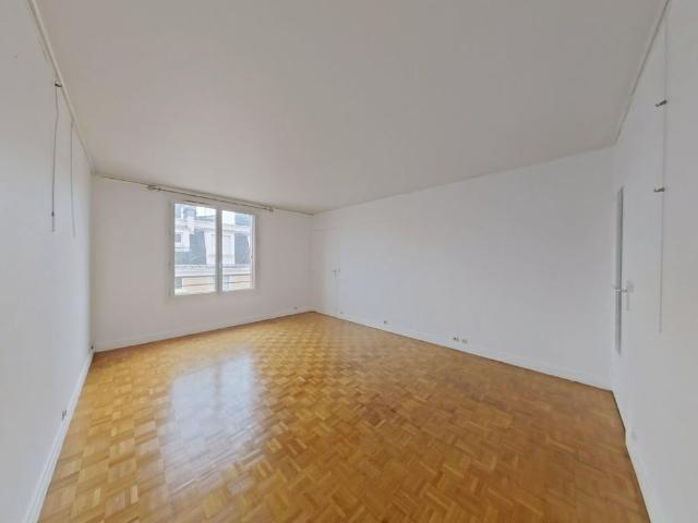 APPARTEMENT T2 A LOUER PARIS 15EME ARRONDISSEMENT 52.97 m 1 520 €