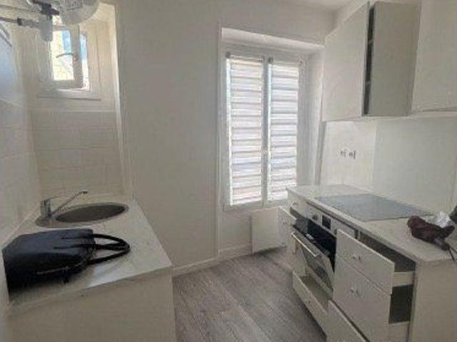 APPARTEMENT T2 A LOUER PARIS 16EME ARRONDISSEMENT 34.41 m 1 326 €