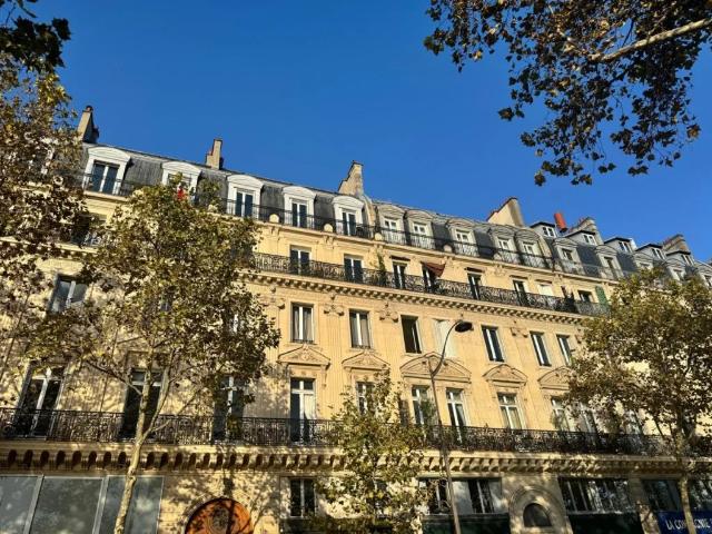 APPARTEMENT T2 A LOUER PARIS 1ER ARRONDISSEMENT Saint Germain l Auxerrois 2 32.49 m2 1 304 € charges comprises par mois: Immobilier PARIS 1ER ARRONDISSEMENT | Perenium, agence immobilière à Paris – administration de biens et gestion locative