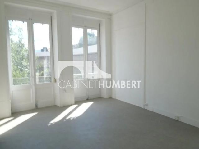 APPARTEMENT T2 A LOUER ST ETIENNE CENTRE VILLE