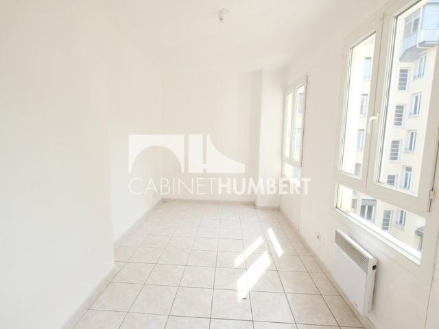 APPARTEMENT T2 A LOUER ST ETIENNE PREFECTURE