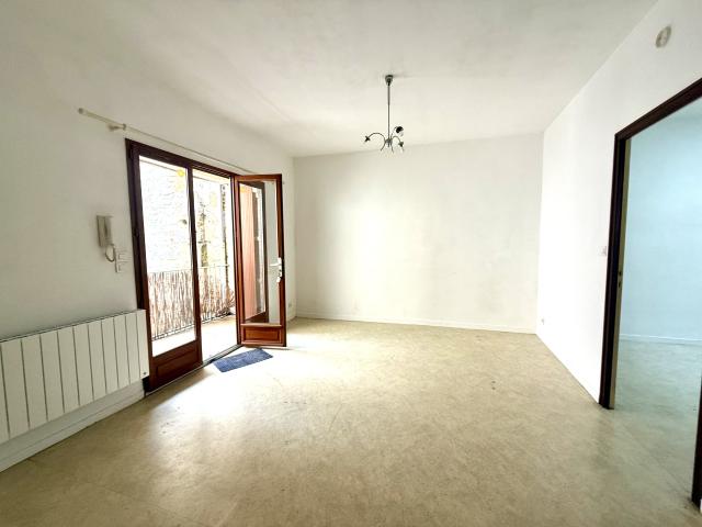 Appartement T2 à rafraîchir avec Balcon