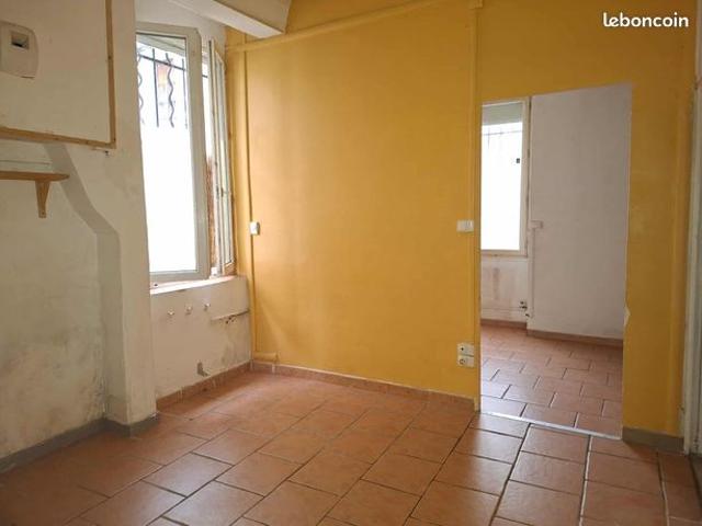 Appartement T2 à rénover 26m² Nîmes Lycée Daudet